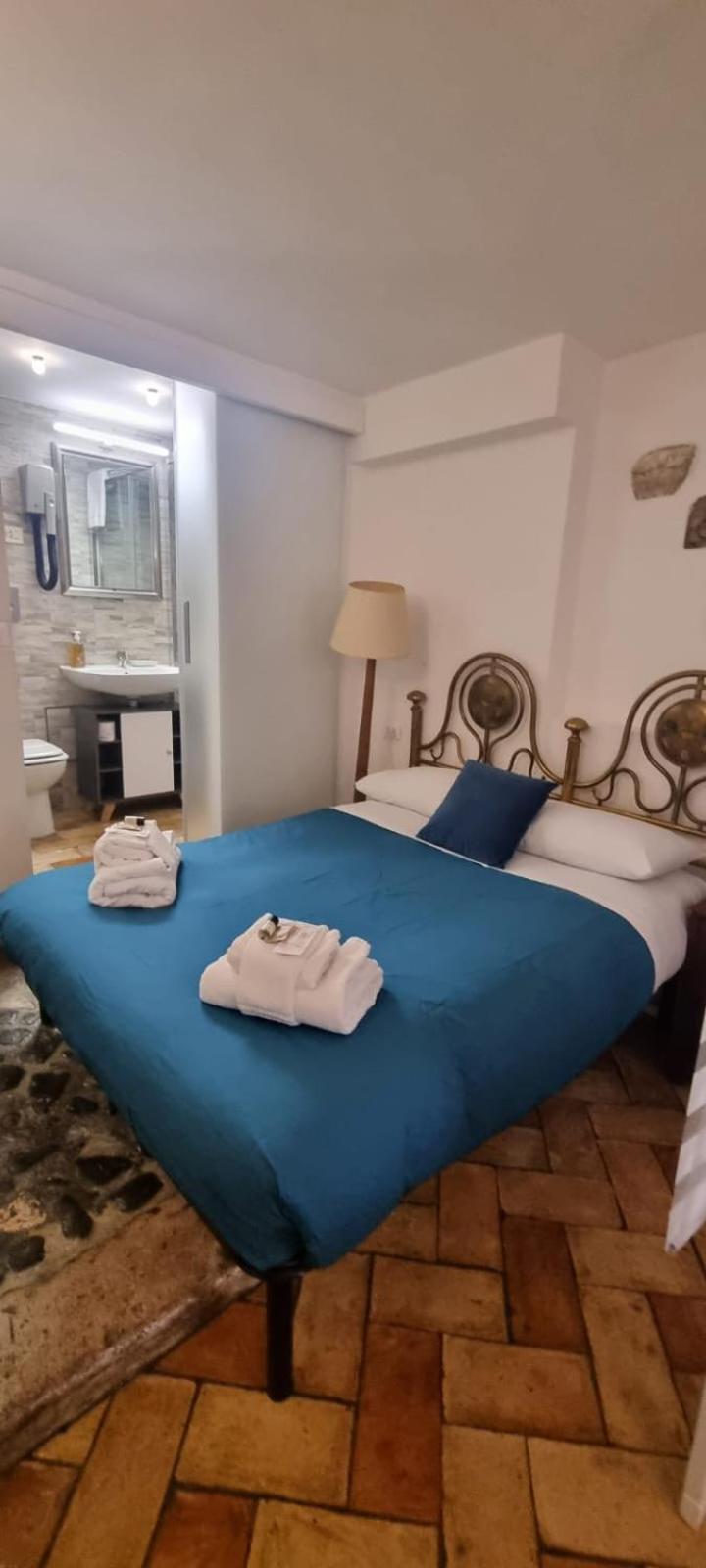 Domus Next Campo De'Fiori With Thermal Shower Rome Luaran gambar